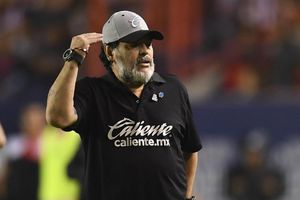 Maradona pide no ir a ver su película porque no le gustó el título