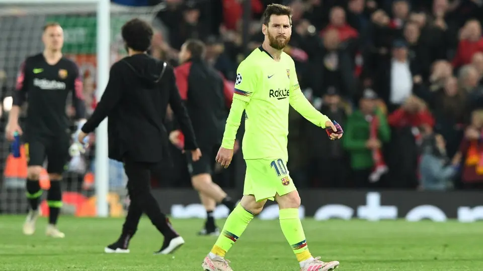Niño invade Anfield para burlarse de Messi tras eliminación en Champions