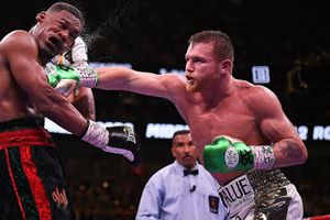 TV Azteca 'noquea' a Televisa en combate de Canelo vs Jacobs