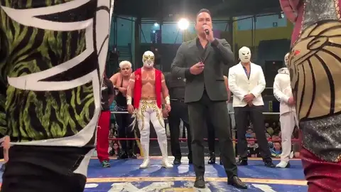 Arena Coliseo ofrece minuto de aplausos en memoria de Silver King