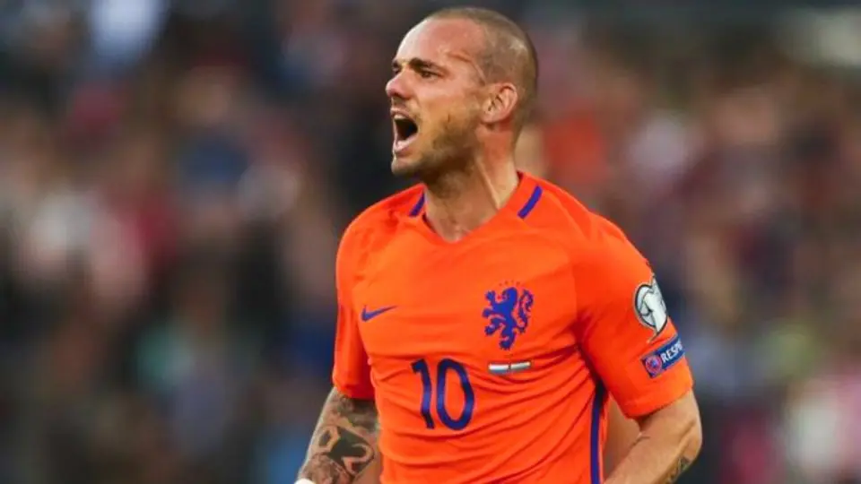 Wesley Sneijder sorprendió con su aspecto físico tras retirarse