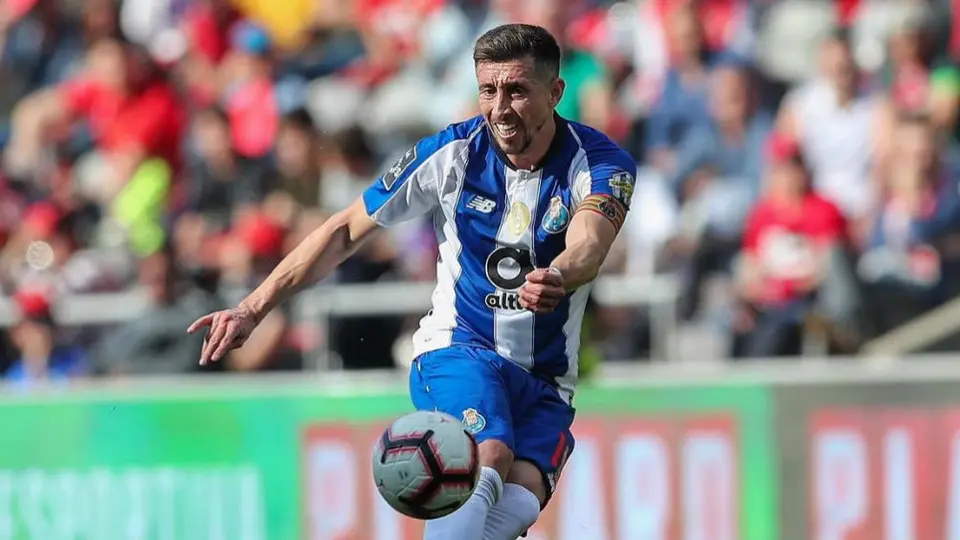 Héctor Herrera ya está en Madrid para cerrar fichaje con el Atleti
