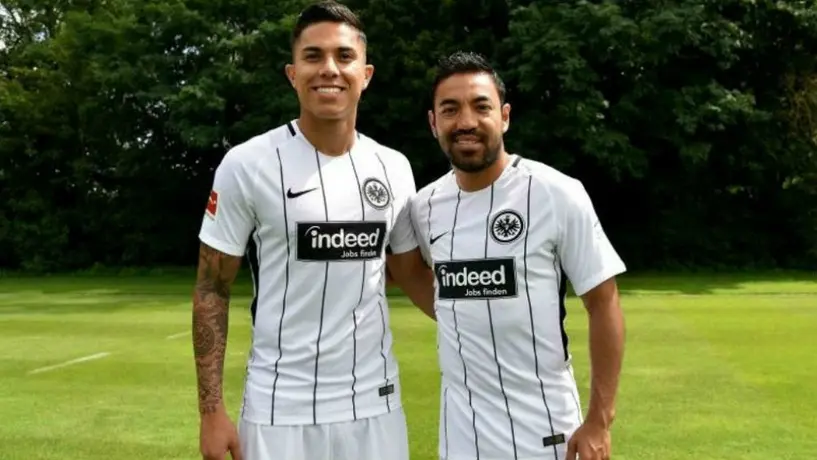 Eintracht recordó a Carlos Salcedo y Marco Fabián en el Día Internacional de la Amistad
