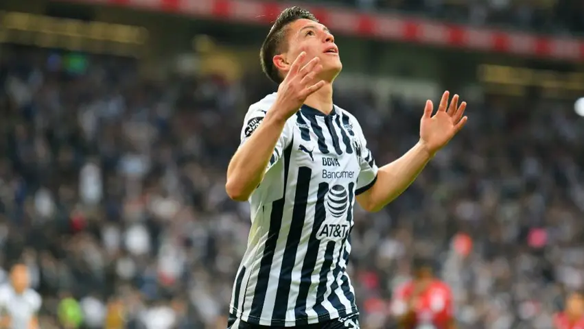 Jonathan González en un partido de Rayados | IMAGO7