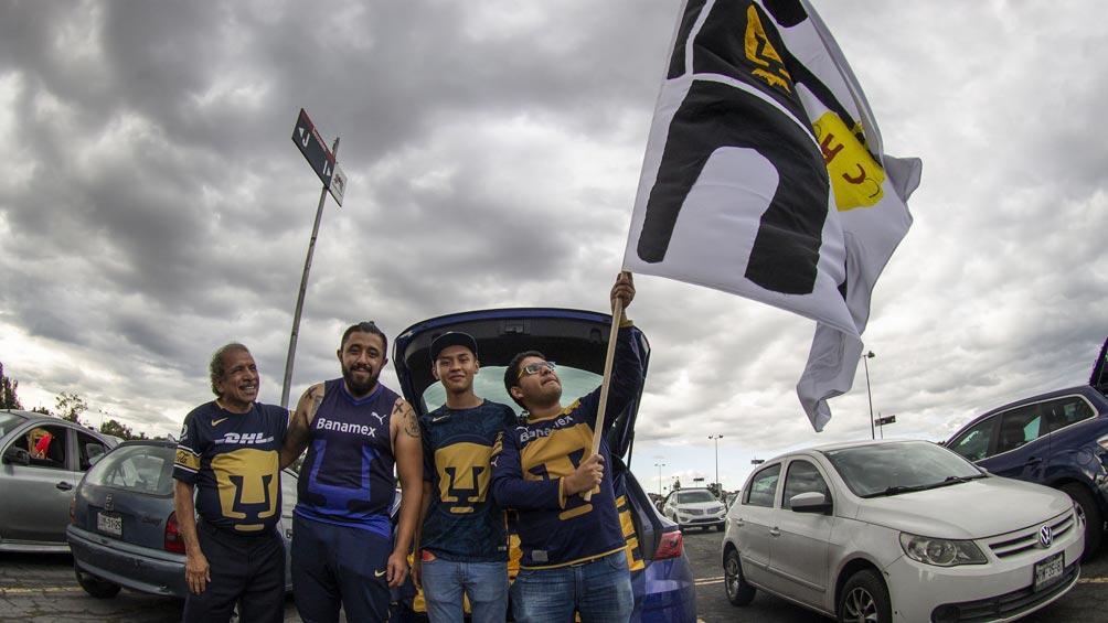 Afición de Pumas arribó al Estadio Azteca en más de once vehículos | RÉCORD