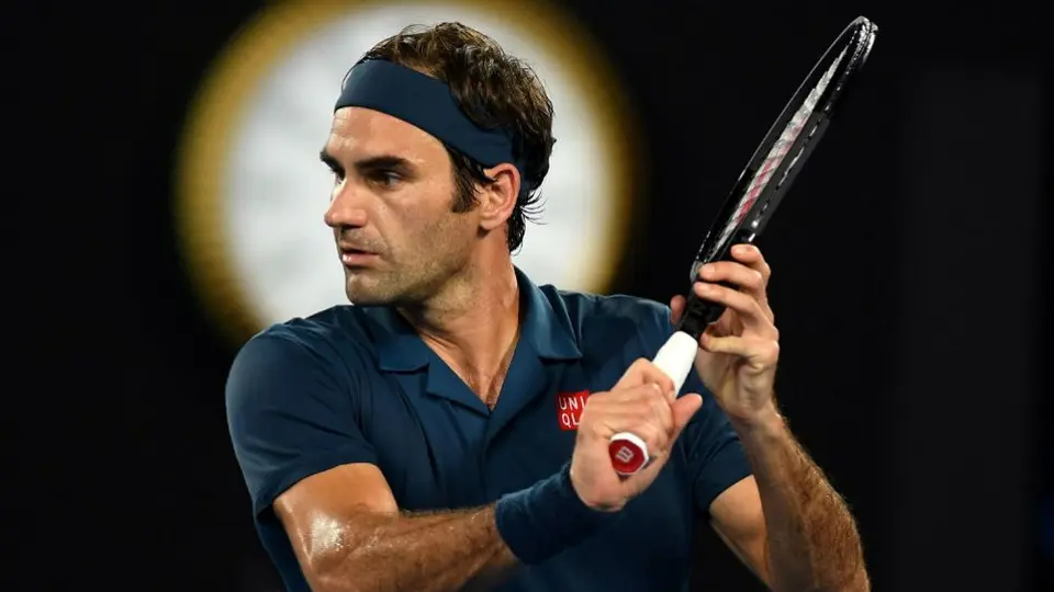 Federer se despide del Abierto de Australia tras caer frente a Tsitsipas