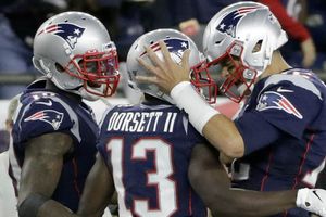 Patriots inició la defensa de su título con paliza sobre Steelers