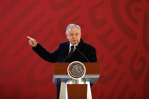 'Lamento lo sucedido, pero lucha contra huachicoleo seguirá': AMLO