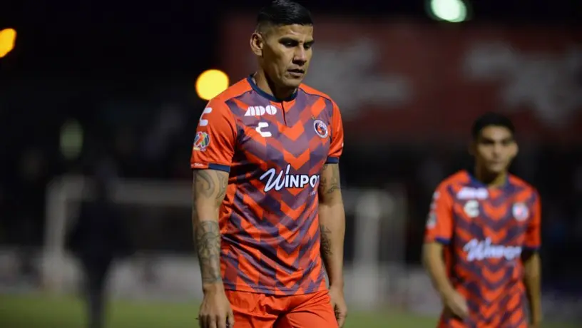 Salcido responde a 'ataque' de usuario que lo confundió con Salcedo