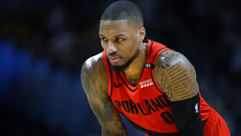 Damian Lillard revela que está jugando con las costillas rotas