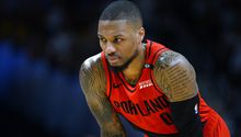 Damian Lillard revela que está jugando con las costillas rotas
