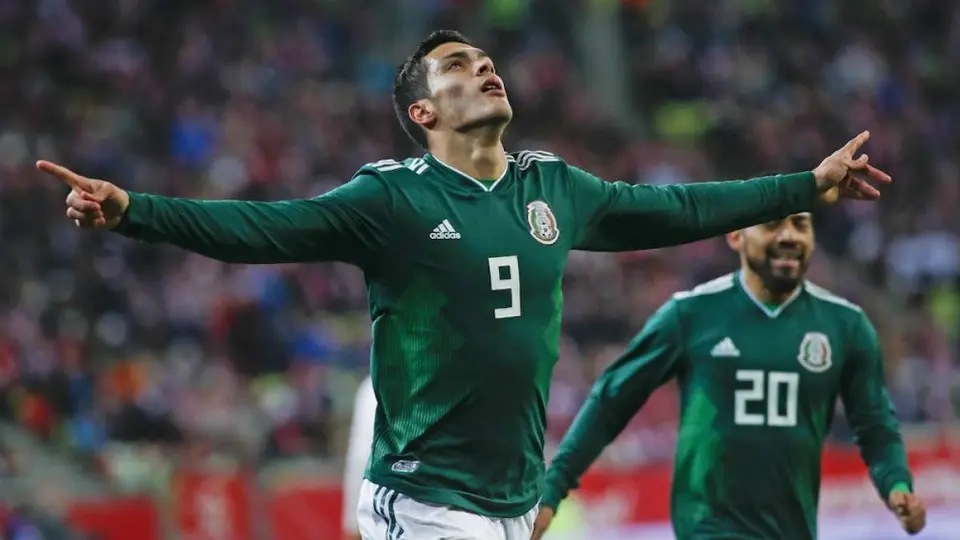 Jiménez espera sana competencia por titularidad del Tri con Chicharito