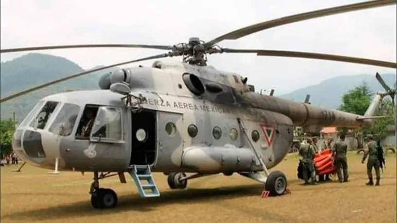 Helicóptero de la Armada de México se desploma en zona montañosa de Querétaro
