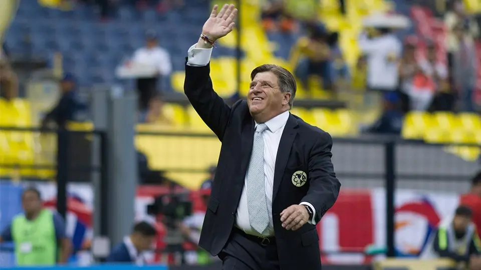 Miguel Herrera celebra su cumpleaños con fiesta americanista