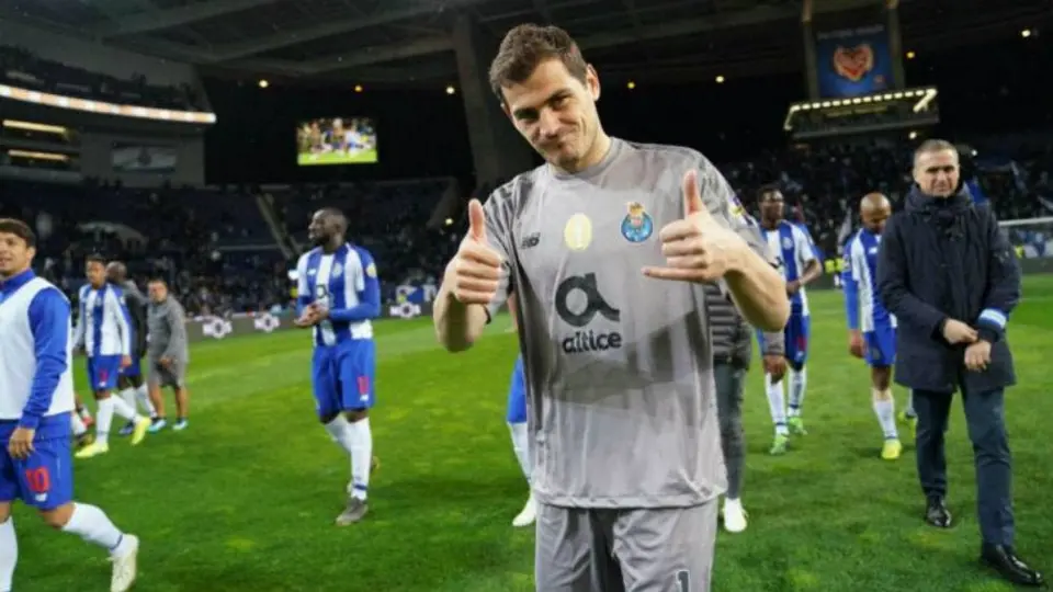 Casillas trolleó la 'escultural' figura de Sergio Busquets