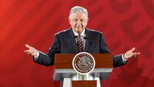 AMLO será embajador mundial de beisbol