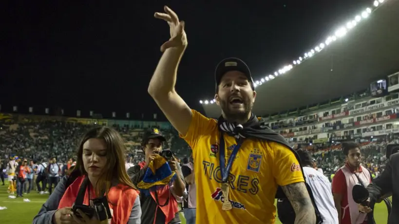 Gignac bromeó que 'preferiría' casarse con Tuca antes que con Tomás Boy