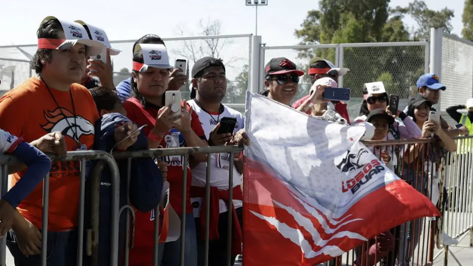 Afición de Lobos BUAP 'explotó' contra directiva por mudanza