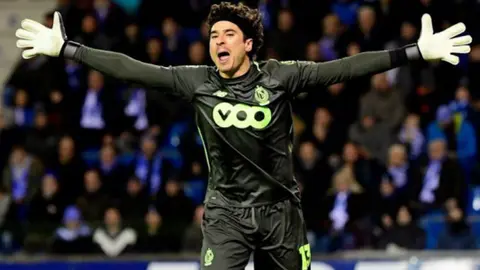 Equipos de la MLS estarían interesados en Ochoa