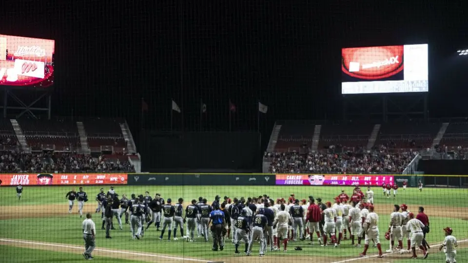 Jugadores de Tigres y Diablos Rojos protagonizaron conato de pelea