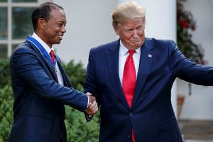 Trump entrega Medalla de la Libertad a Tiger Woods por su carrera