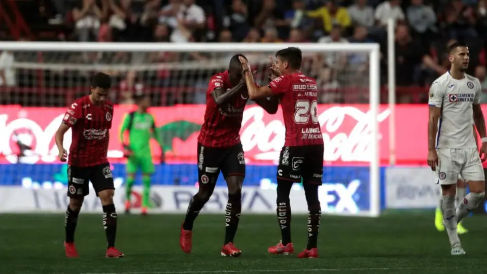 Xolos vino de atrás y remontó a Cruz Azul de último minuto