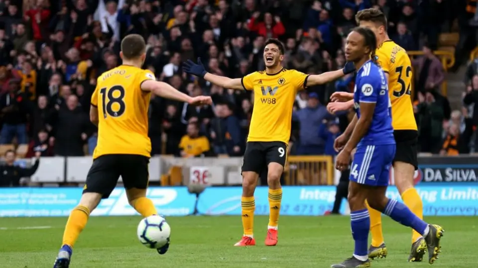 Raúl Jiménez se luce con gol y asistencia frente al Cardiff