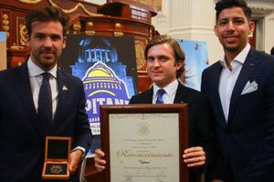 Capitanes de CDMX recibieron medalla al Mérito Turístico