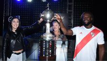 Estrellas de WWE visitaron instalaciones de River Plate