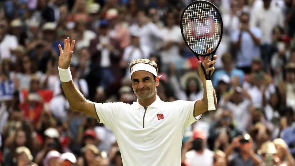 Roger Federer superó tropiezo y triunfó en primera ronda de Wimbledon
