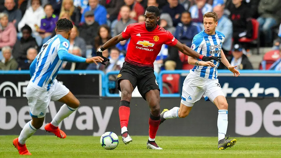 Manchester United empata ante el Huddersfield y se despide de la Champions