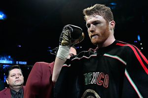 Productora de LeBron James hará documental sobre Canelo