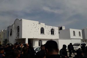 Policías y civiles protagonizan balacera en Jardines del Edén, Jalisco