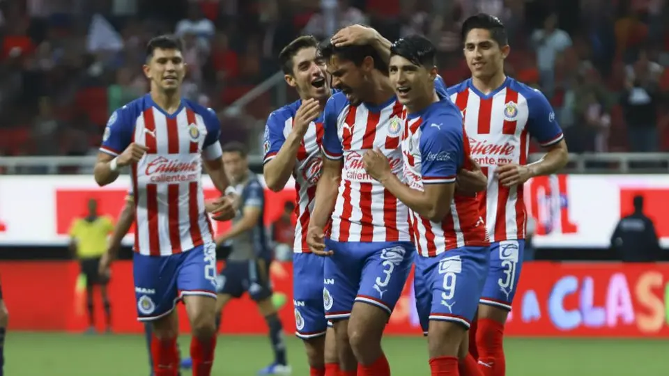 Exsilbantes aseguraron que arbitraje no ha favorecido a Chivas