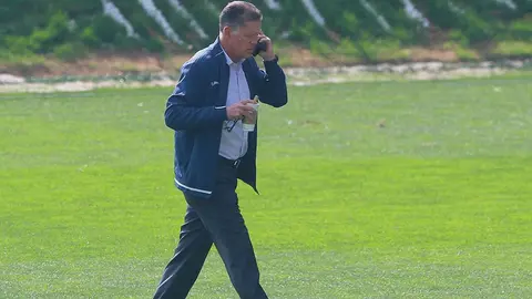 Ricardo Peláez amenaza con irse de Cruz Azul si no llega Mohamed