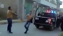 Hombre ebrio desarma a Policía Municipal y lanza disparos en Ecatepec