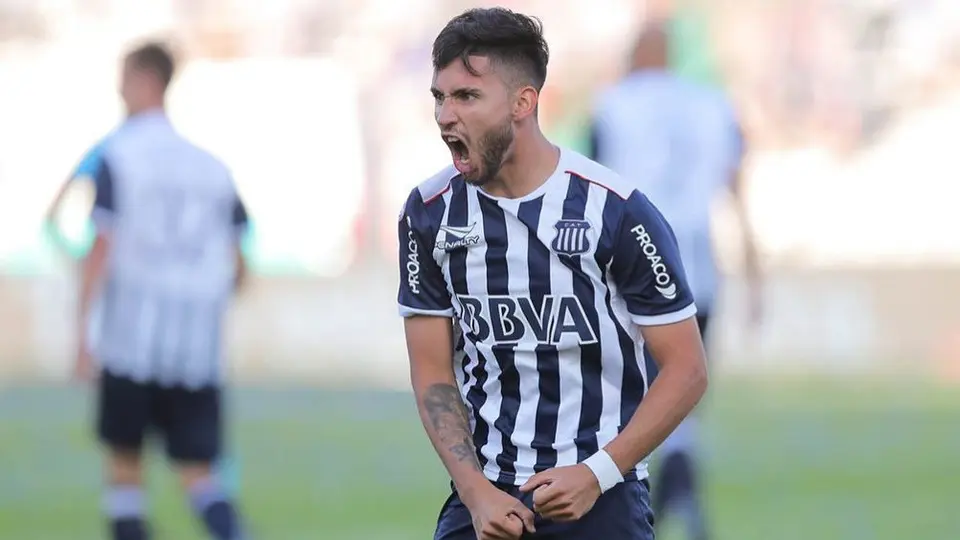 Pachuca  anuncia a refuerzo que ya se estrenó en pretemporada