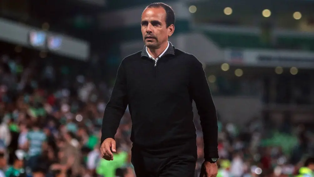 Óscar Pareja durante un encuentro ante Santos Laguna | IMAGO7