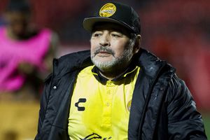 Exesposa de Maradona lo demanda por violencia psicológica