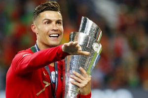 Calzado de Cristiano Ronaldo roba miradas en vestidor de Portugal