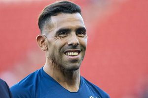 Netflix reveló trailer de la bioserie de Carlos Tévez