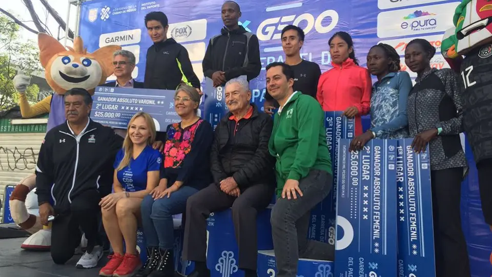 Kenianos dominan la Carrera del Día del Padre en CDMX
