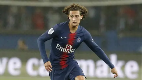Bayern Munich buscaría ganarle a Rabiot al Barcelona