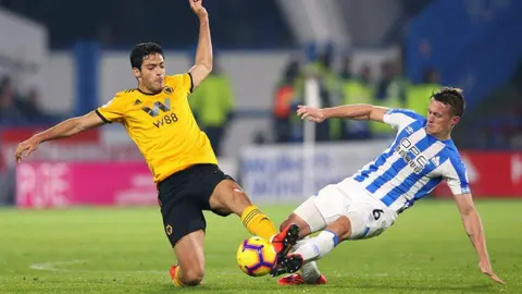 Jiménez y Wolves son sorprendidos y pierden racha invicta