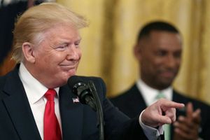 Donald Trump confunde Wales con ballenas en Twitter