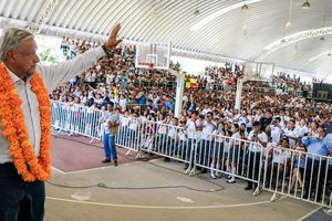 AMLO reabrirá investigación sobre los 43 normalistas desaparecidos