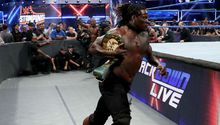 R-Truth sorprende a Drake Maverick y recupera campeonato 24/7 de WWE