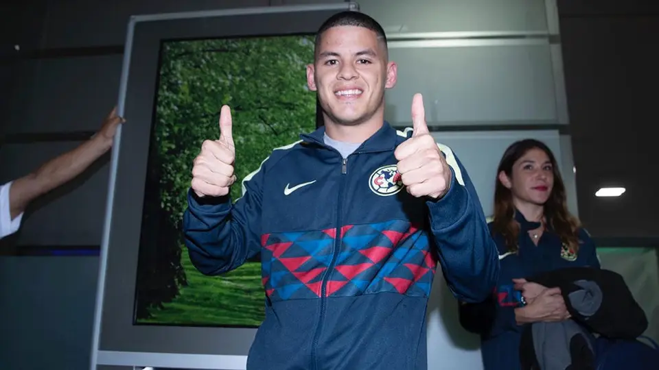 Richard Sánchez llegó a la CDMX para reportar con América