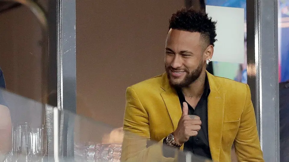 Neymar consuela a Messi y a Leandro Paredes tras ser eliminados de Copa América