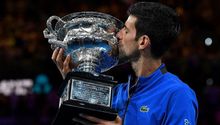 Djokovic apalea a Nadal y se corona en el Abierto de Australia
